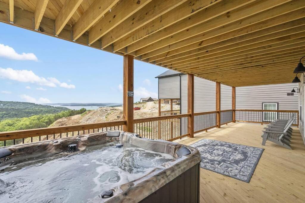 The Lake Fish-Amazing Views-Sleeps 24-Indoor-Outdoor Pools 브랜슨 외부 사진